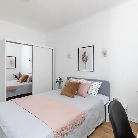 Superapart Nowolipki 23, Unwind In Urban Chic Apartmán *