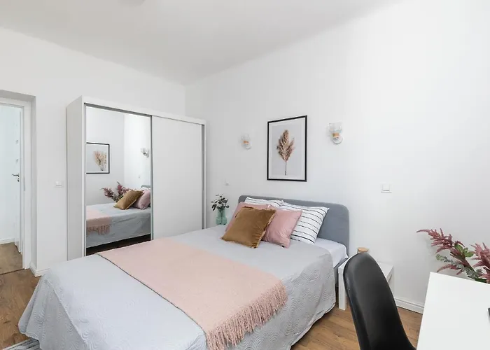 Superapart Nowolipki 23, Unwind In Urban Chic Apartment *